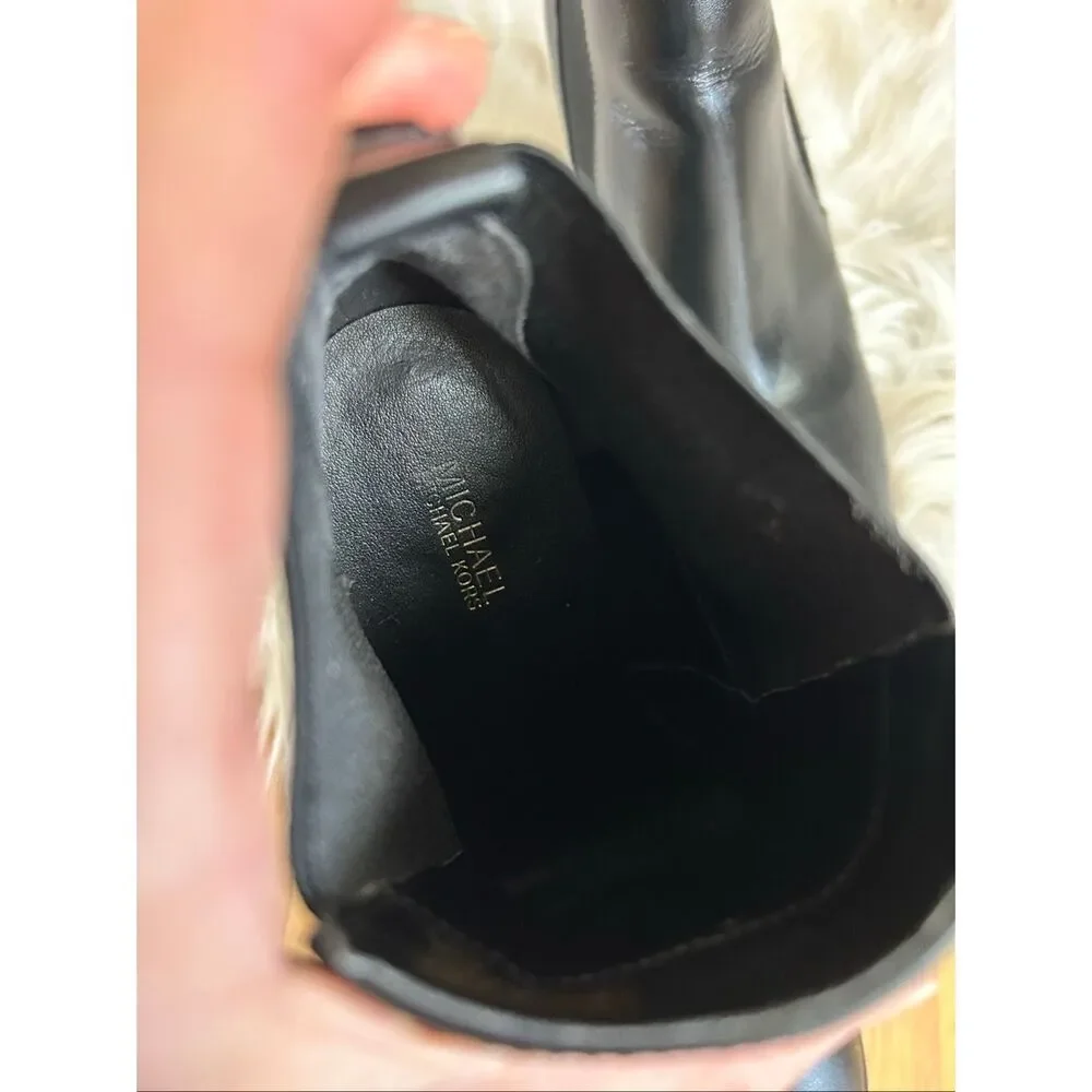 Michael kors black leather booties size 8.5 with charms in the back stylish mode - Picture 6 of 9